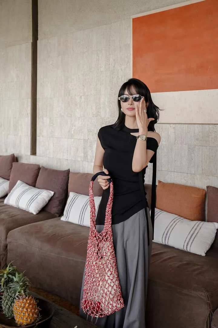 杭州，气质款针织上衣