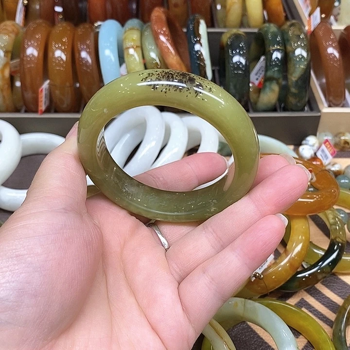 未镶嵌蛇纹石玉手镯