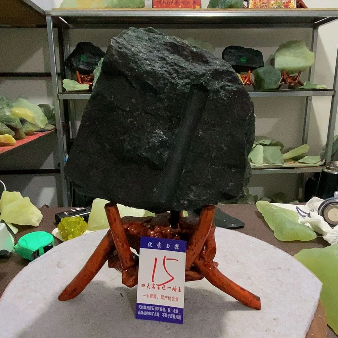 未镶嵌蛇纹石玉原石是*