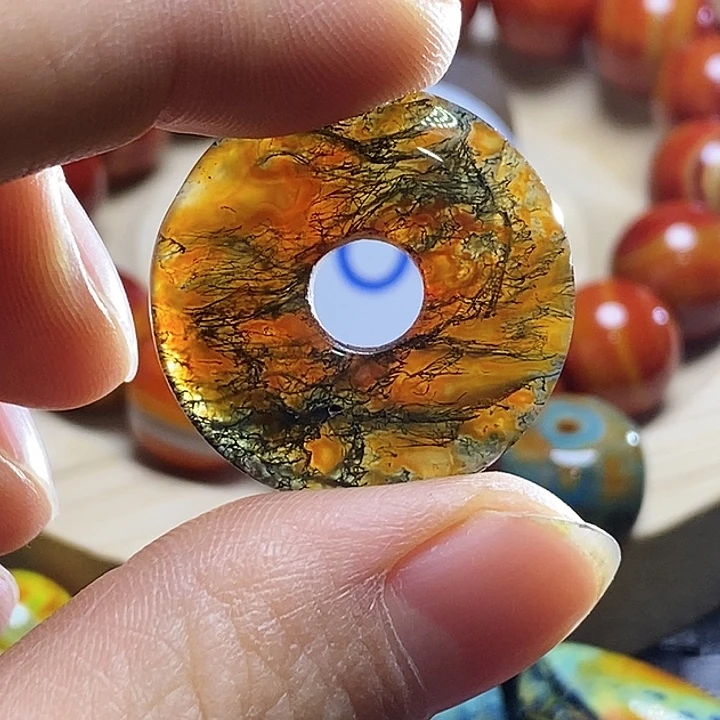 借***人玛瑙/玉髓未镶嵌颈饰