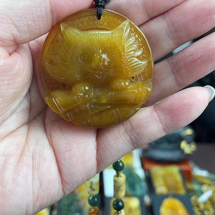 未镶嵌蛇纹石玉颈饰