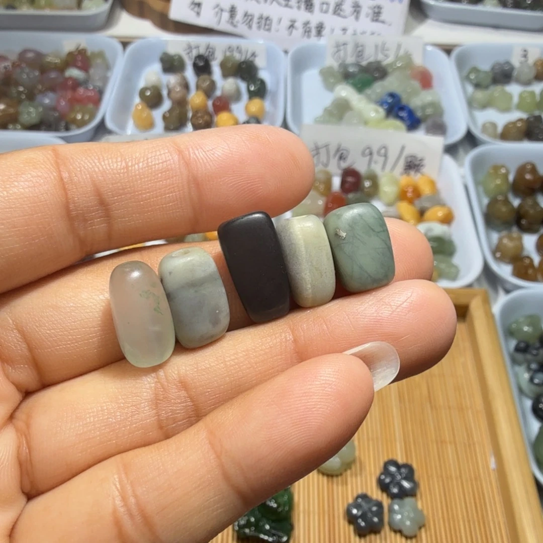 和田玉未镶嵌珠宝奇石