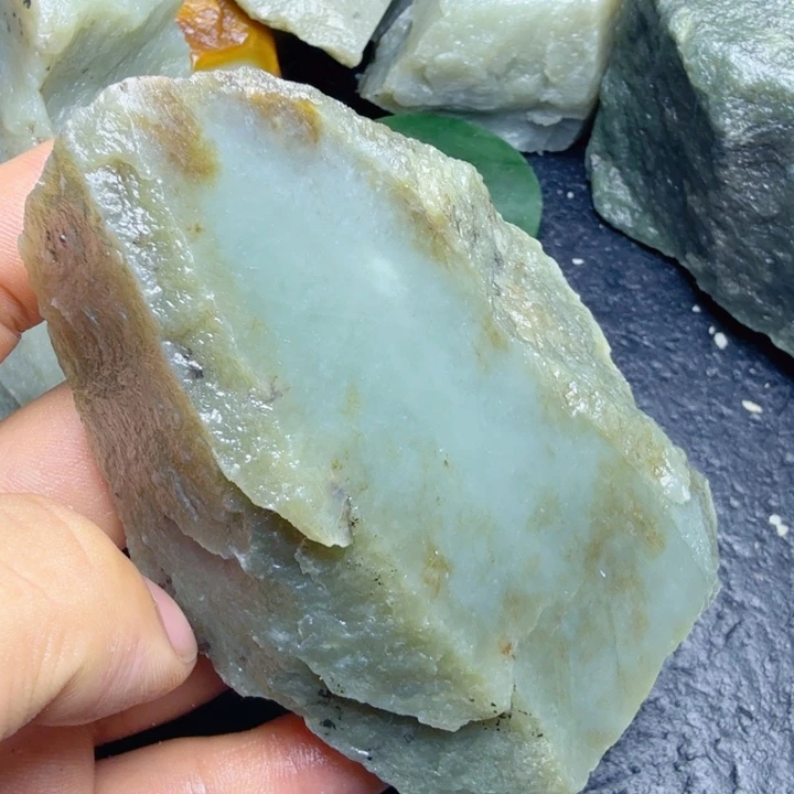和田玉（糖玉）未镶嵌珠宝奇石