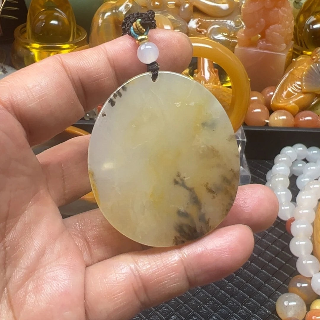 石英质玉未镶嵌颈饰