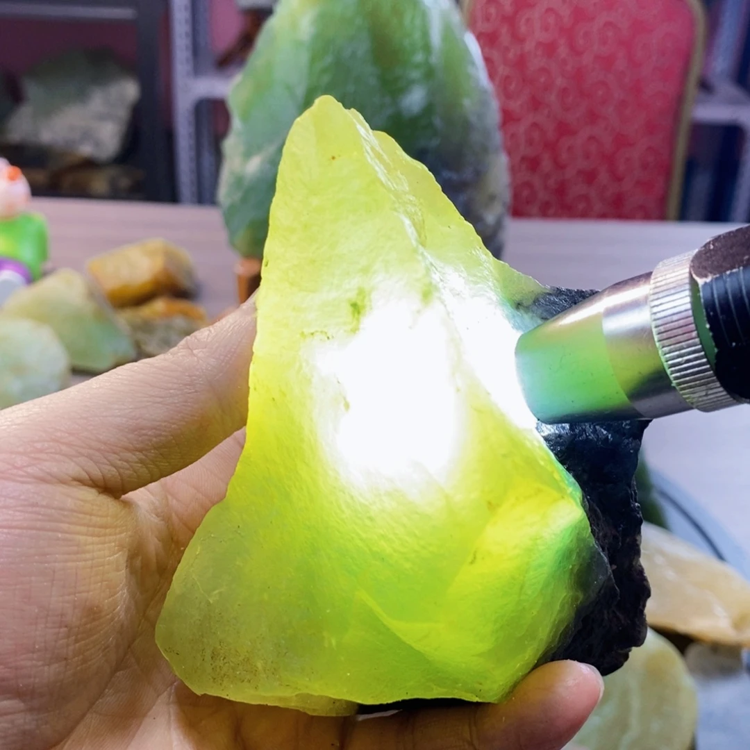 蛇纹石玉未镶嵌岫玉原石蛇纹石玉