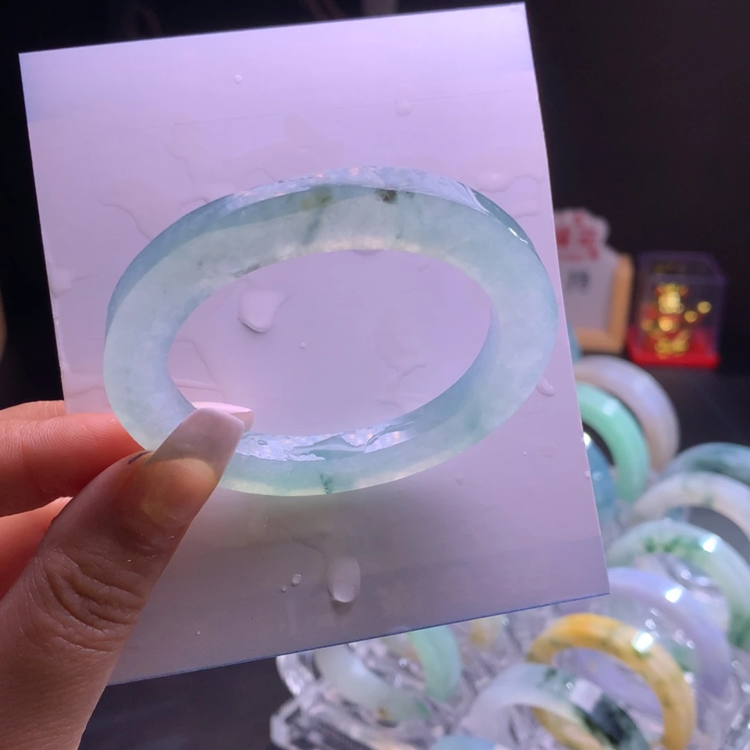 定制翡翠未镶嵌手镯