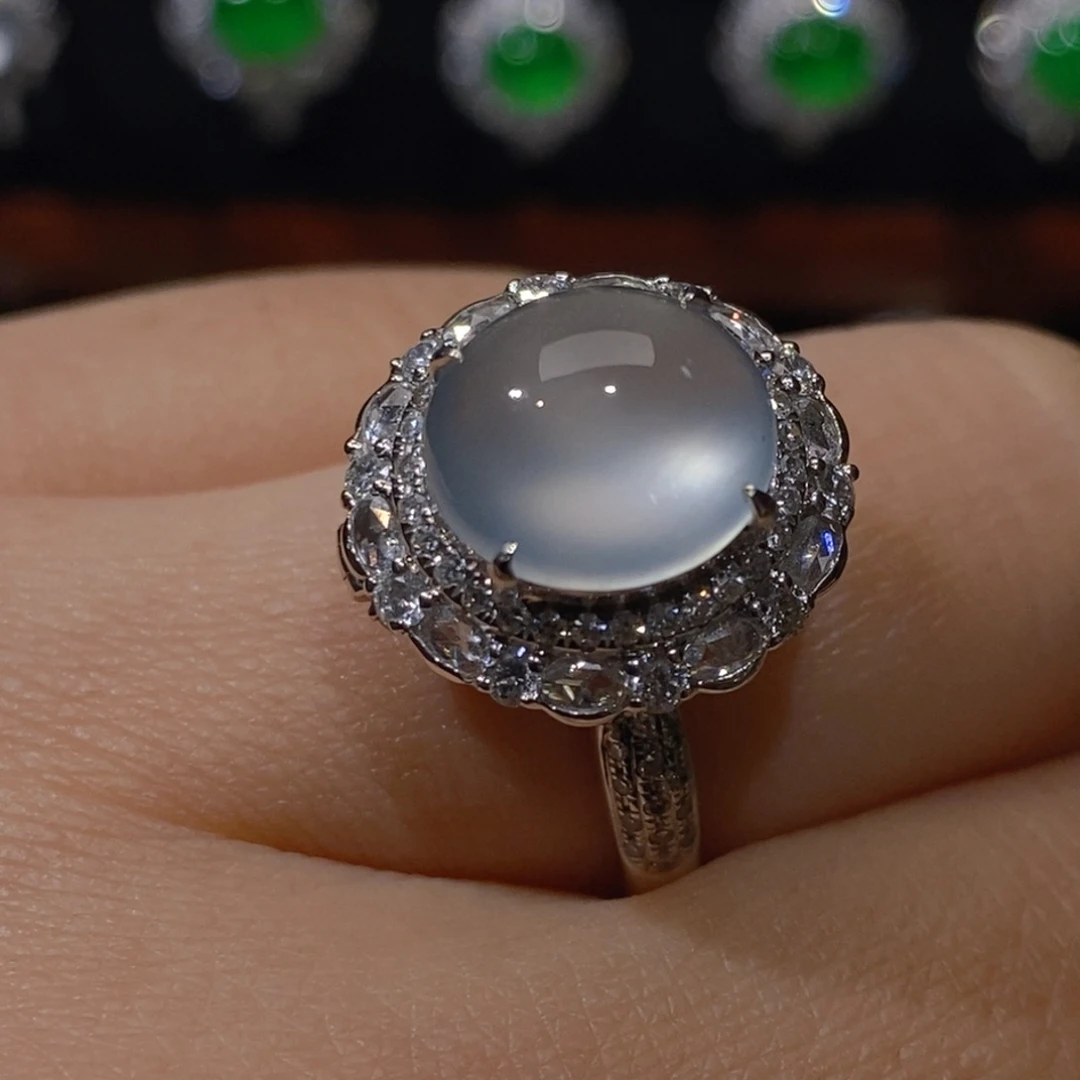 翡翠18K金镶嵌颈饰戒指