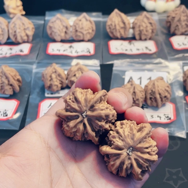 相***沫把件桃核帝王三棱人字型4.2尺寸4.6高已打底