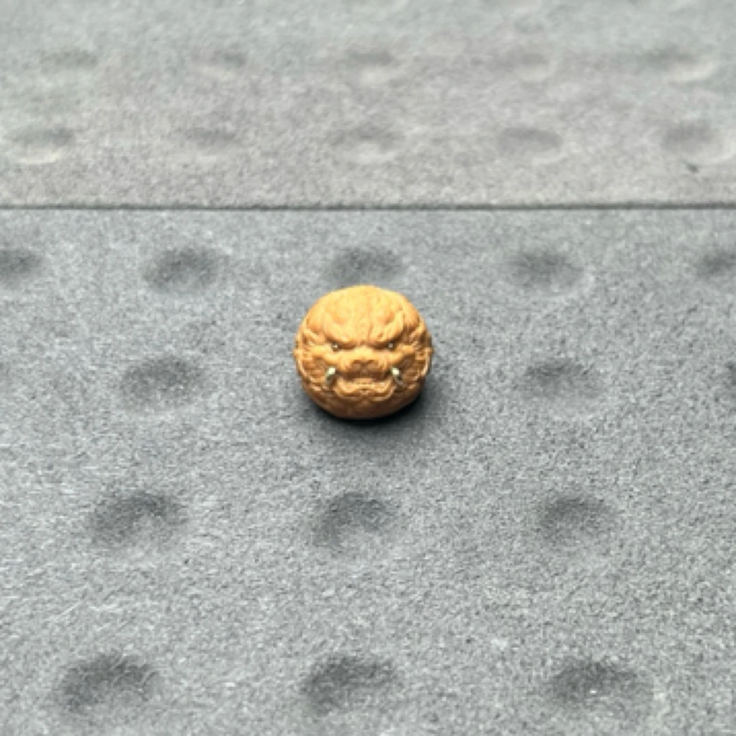 猴头核桃镶嵌单颗大威德金刚有正常封口线