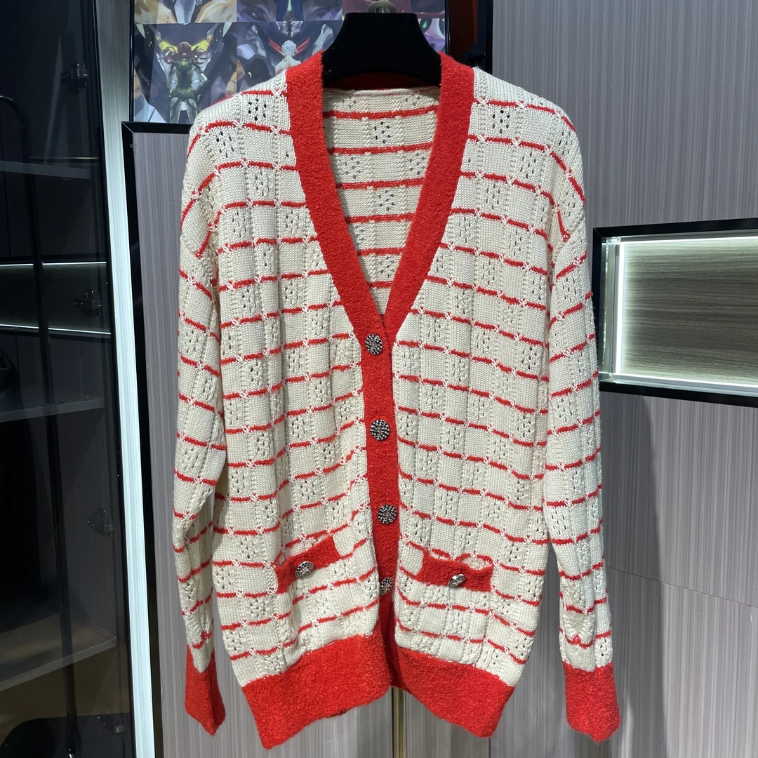 <猪猪出品>2025上新红白条纹气质时尚宽松秋冬百搭针织设计师开衫