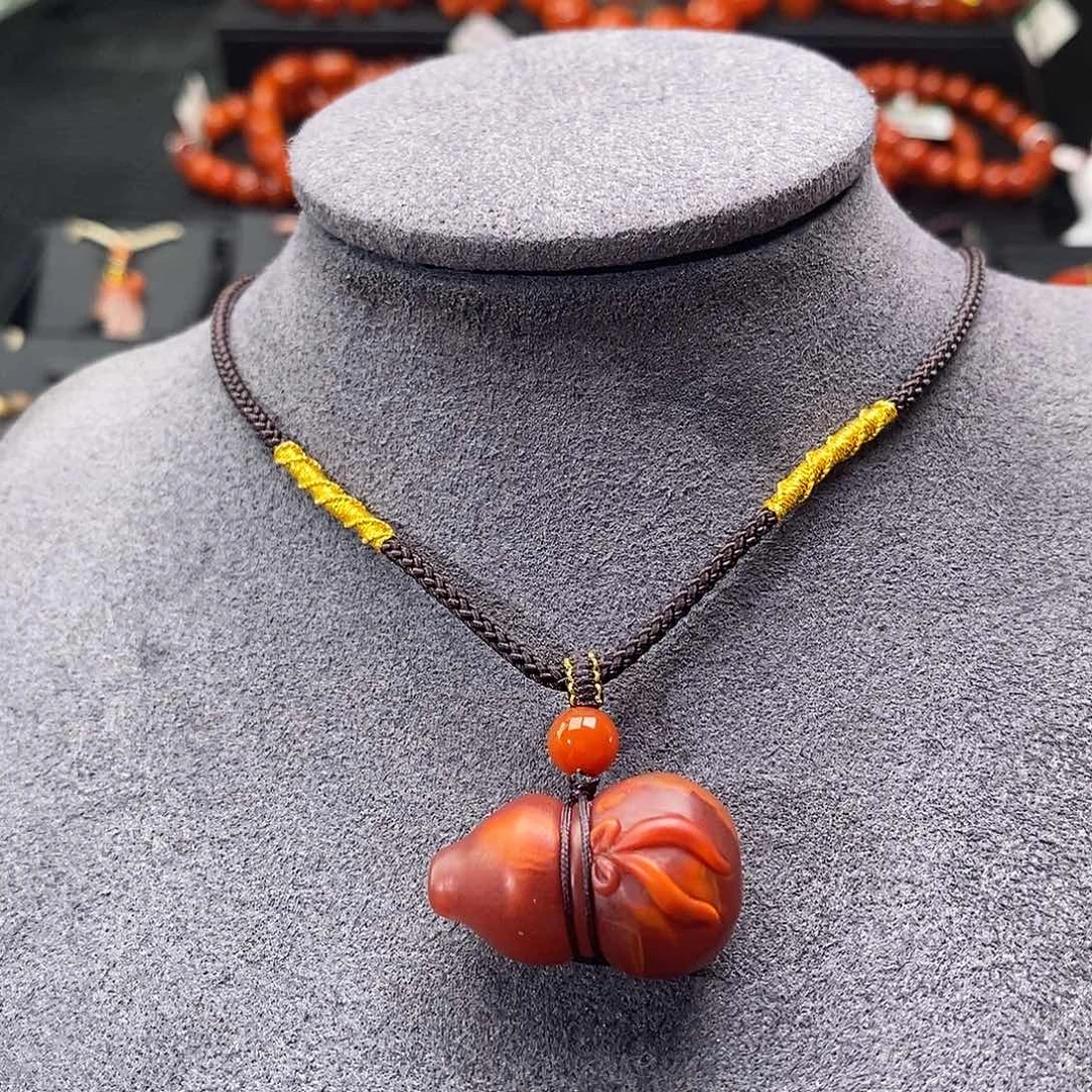 南红玛瑙未镶嵌四川凉山牛血红葫芦吊坠