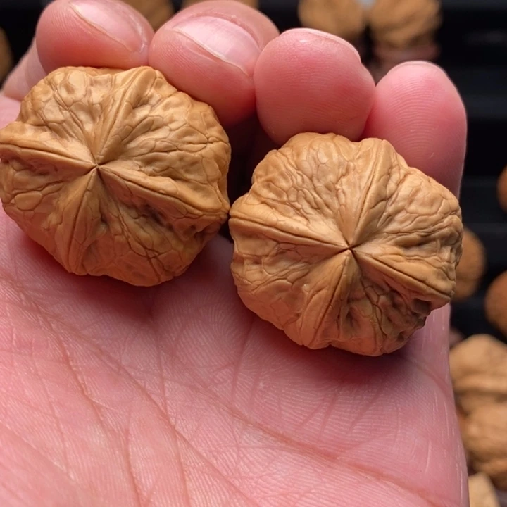 文玩核桃把件8荷叶云炸35尺