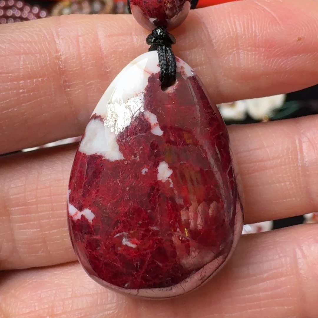 天然辰砂原石吊坠