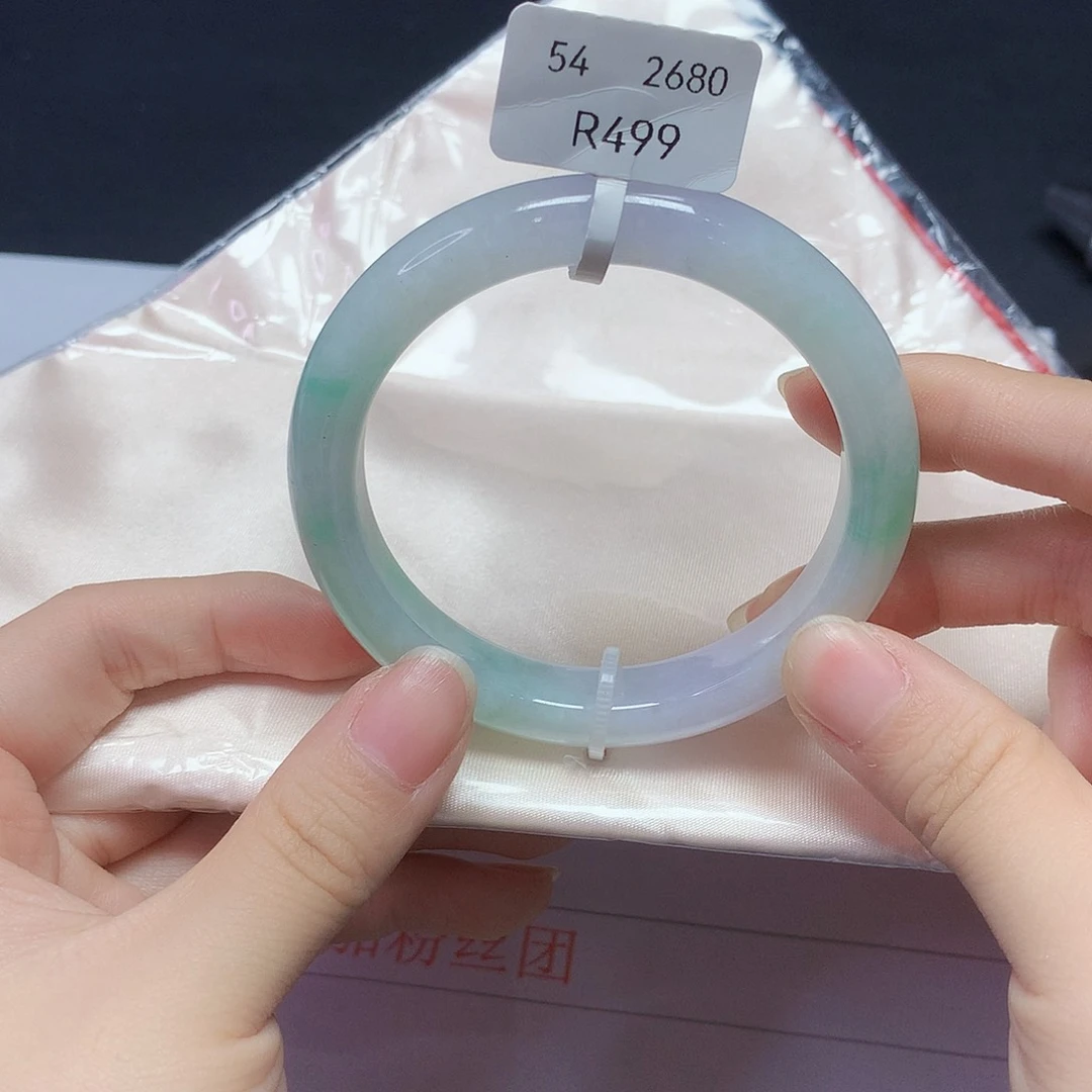 翡翠手镯未镶嵌翡翠手镯