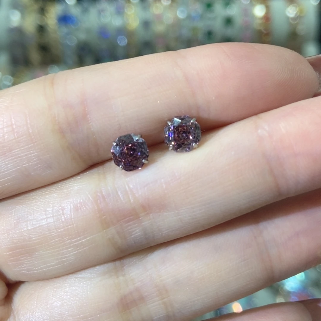 66锆石（处理）耳钉