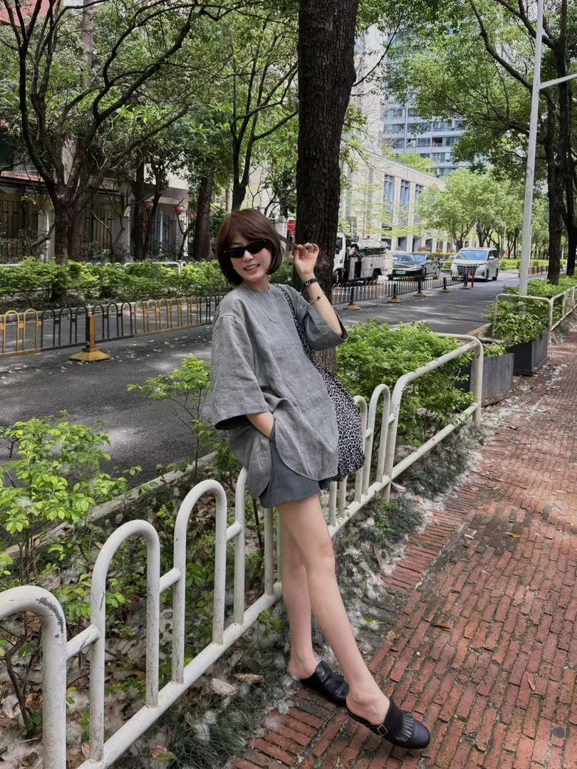 极简大牌的上衣 no退no换