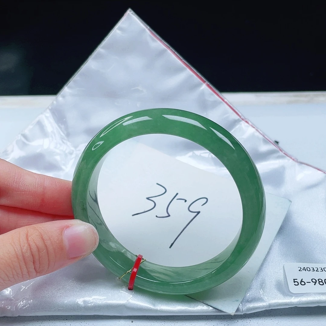 翡翠未镶嵌手镯56+正圈