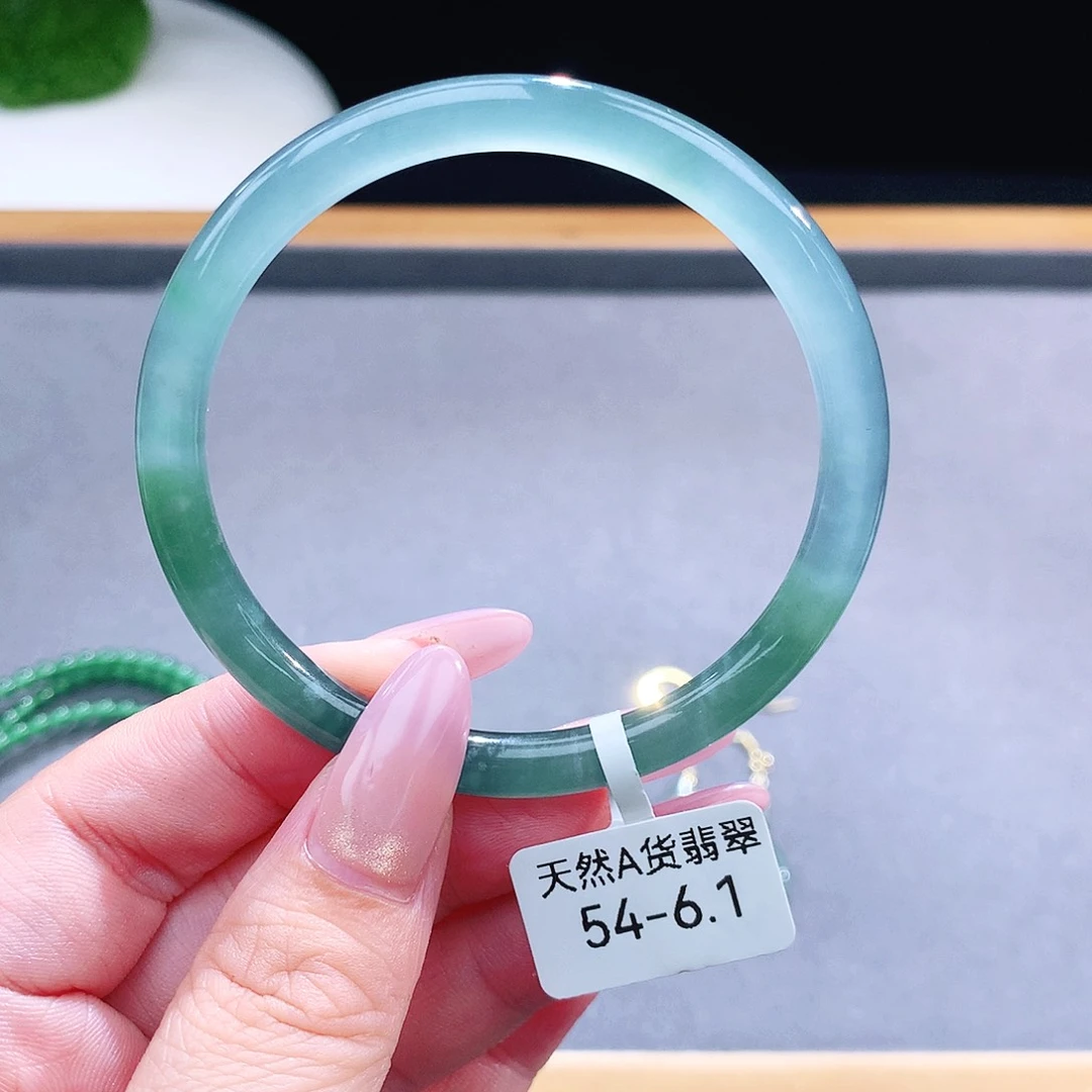 未镶嵌手镯（圆镯）翡翠