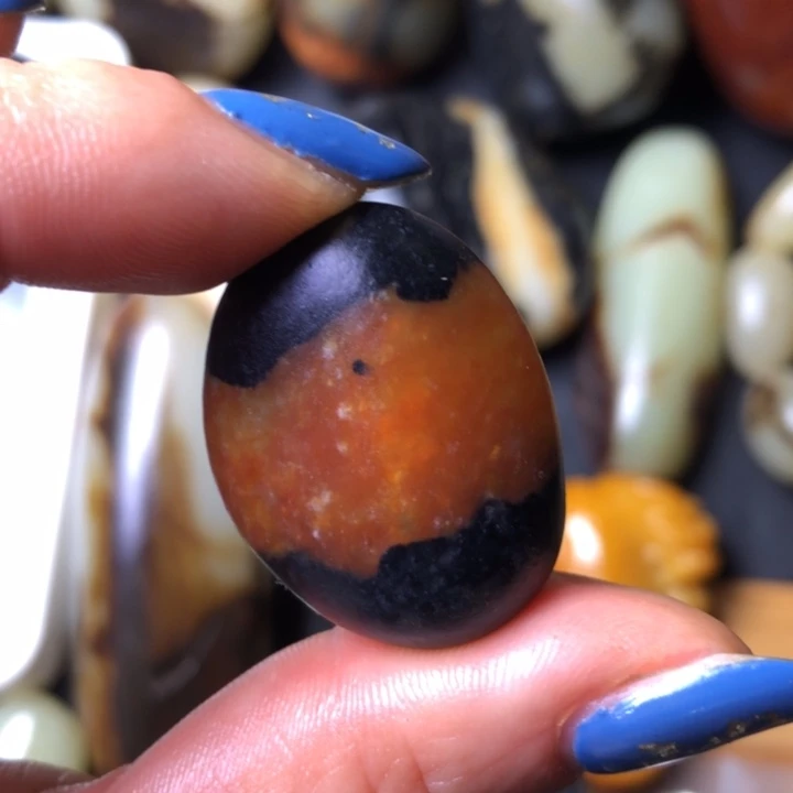 和田玉未镶嵌珠宝奇石