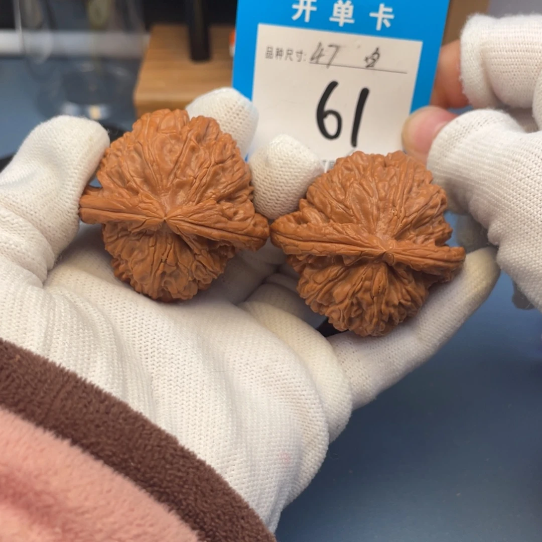 核桃文玩核桃白狮子