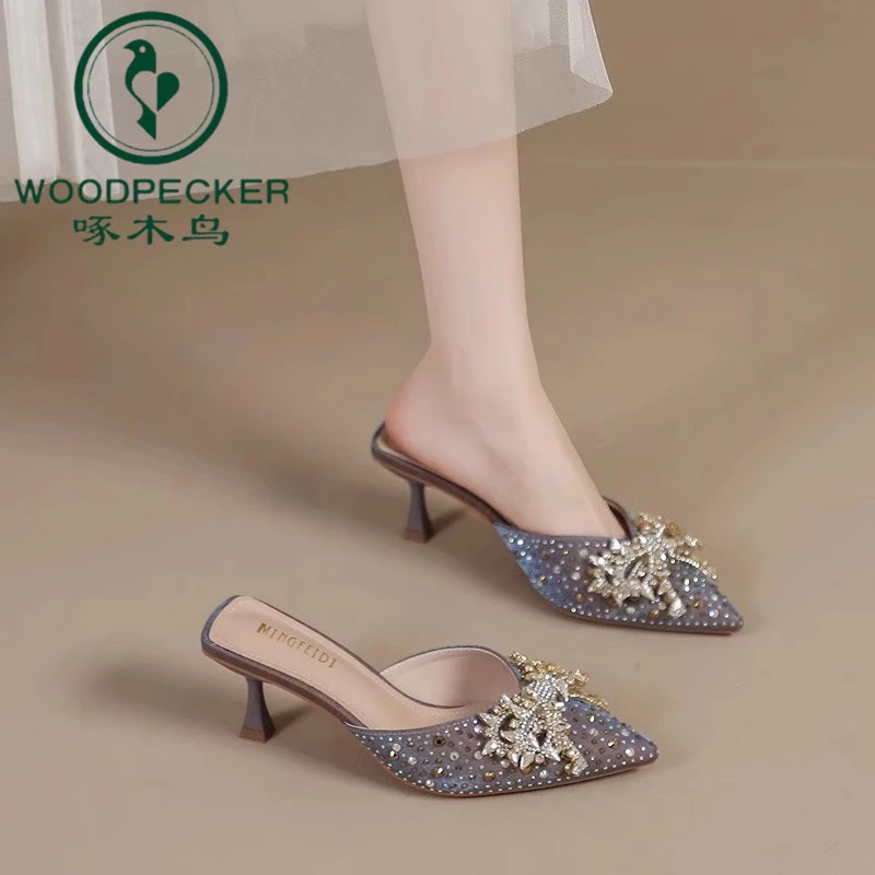 啄木鸟水钻蝴蝶结尖头细跟凉拖鞋女夏2025新法式名媛包头高跟拖鞋