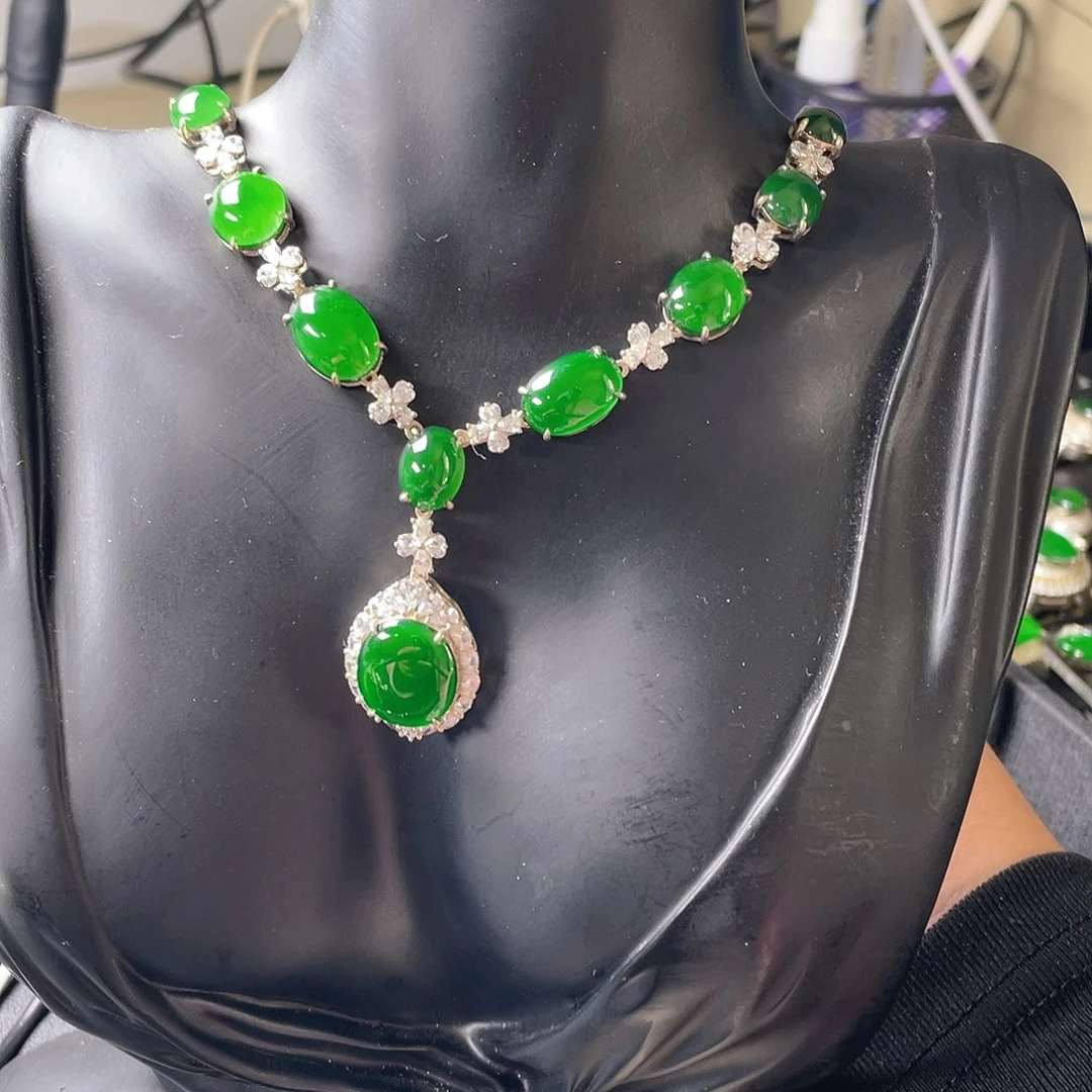 项链银S925镶嵌翡翠鸽子蛋