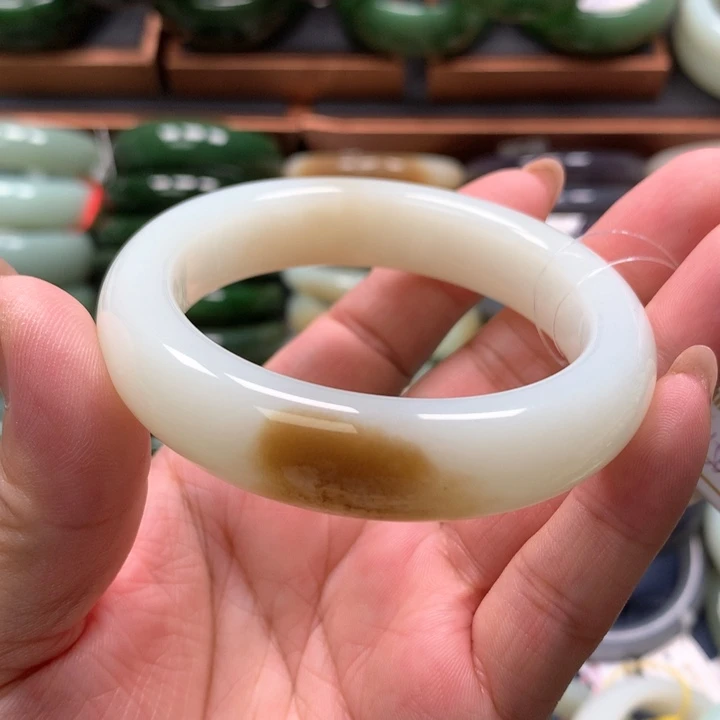 【闪购商品】未镶嵌手镯和田玉