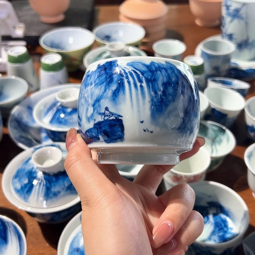 人****青花手绘山水主人杯