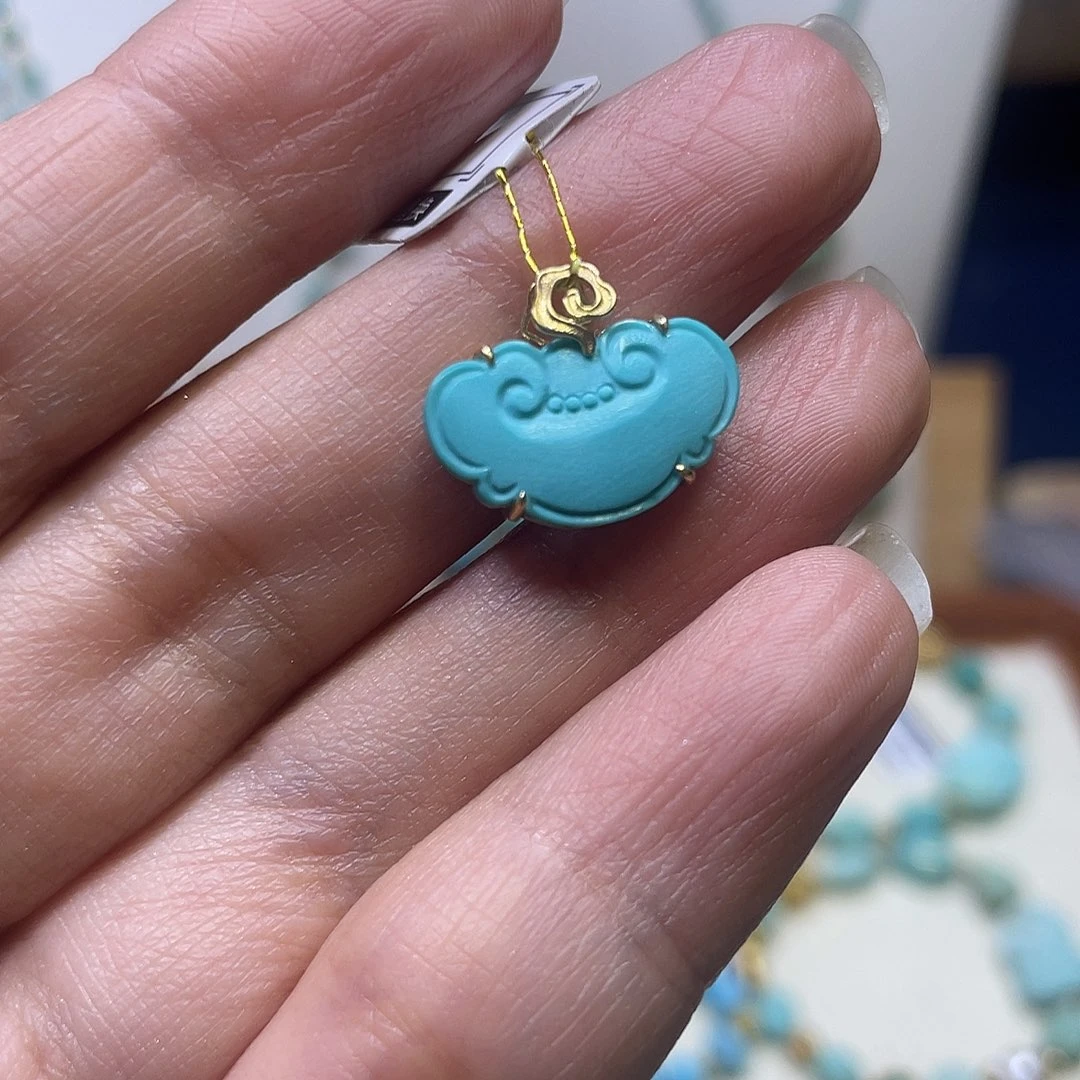 绿松石18K金镶嵌吊坠