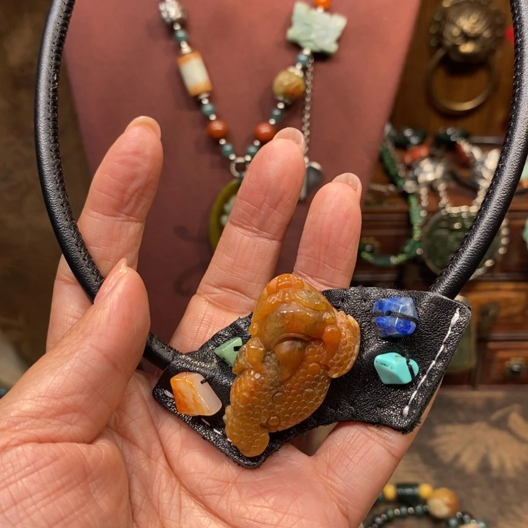 翡翠吊坠(赠链)未镶嵌