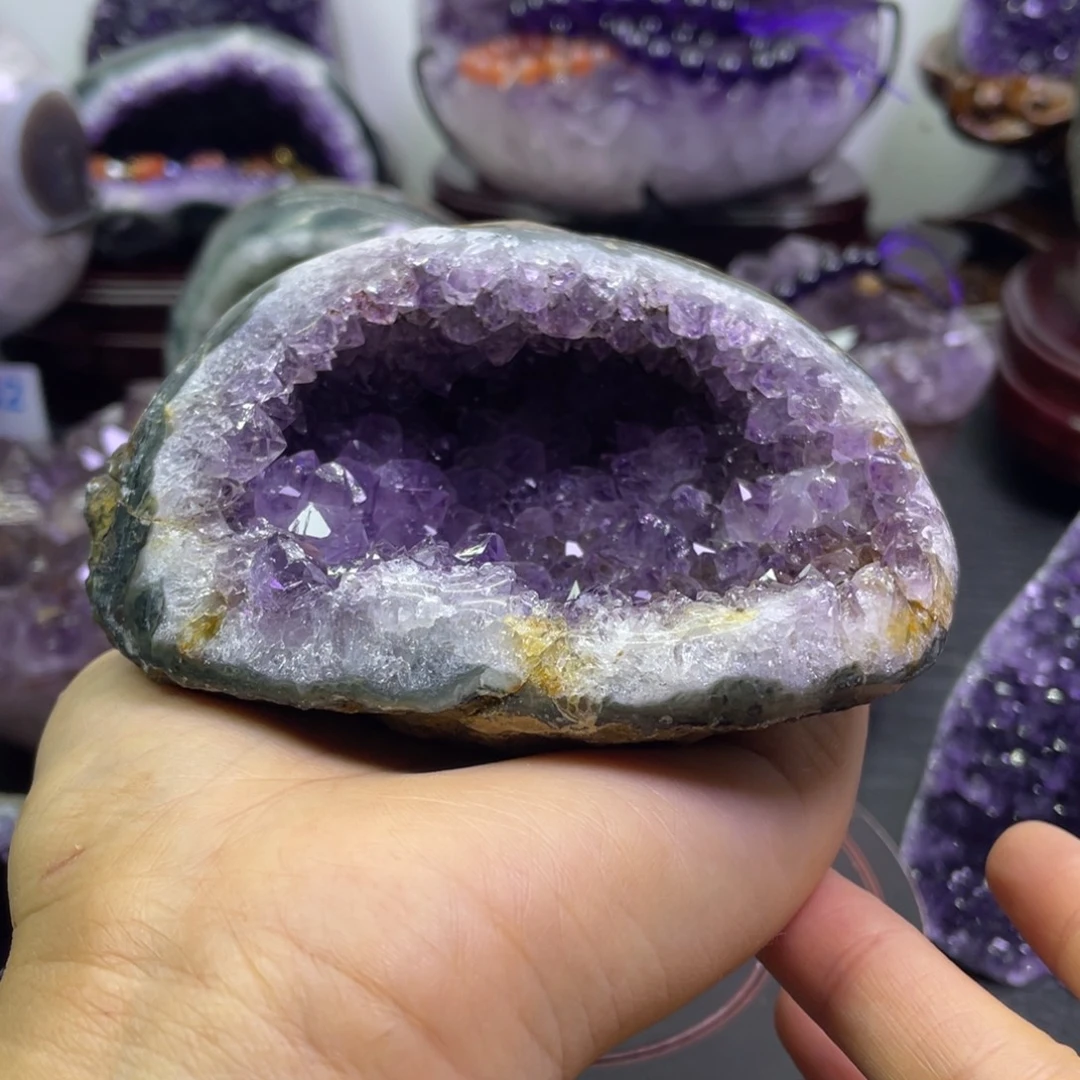 紫晶未镶嵌大型摆件（非配饰）