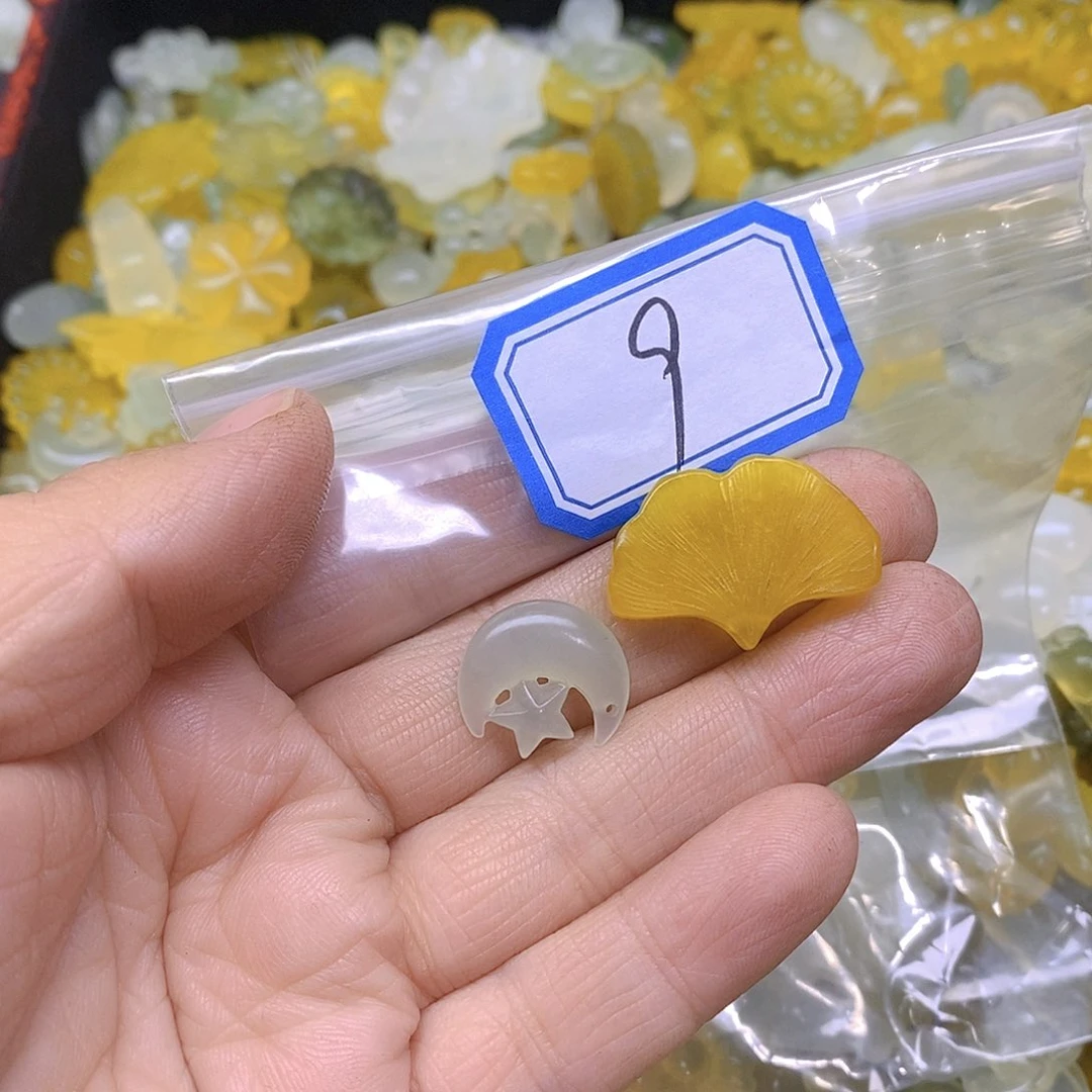 蛇纹石玉吊坠(不含链)未镶嵌暖***光9