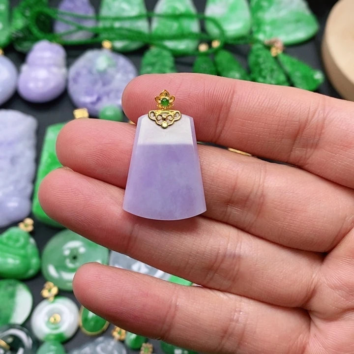 翡翠颈饰未镶嵌吊坠