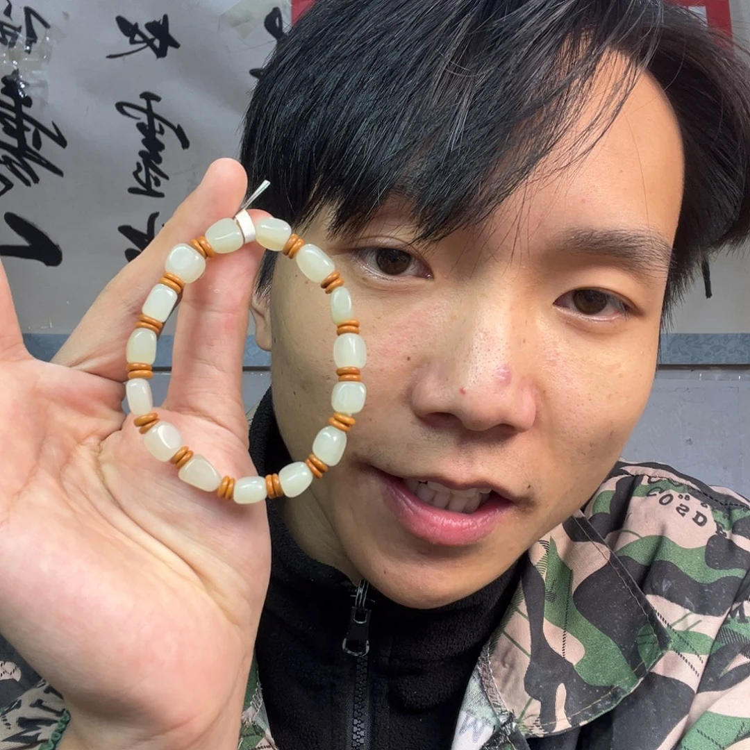 颈饰未镶嵌和田玉多样性