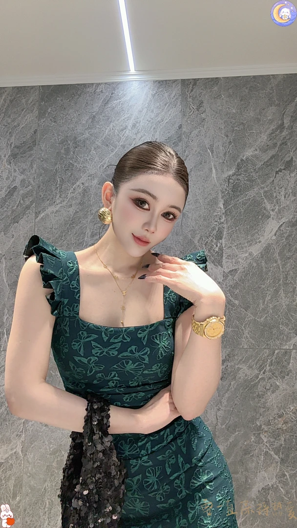 大气元（连衣裙）原创设计栩栩如生复古绿连衣裙