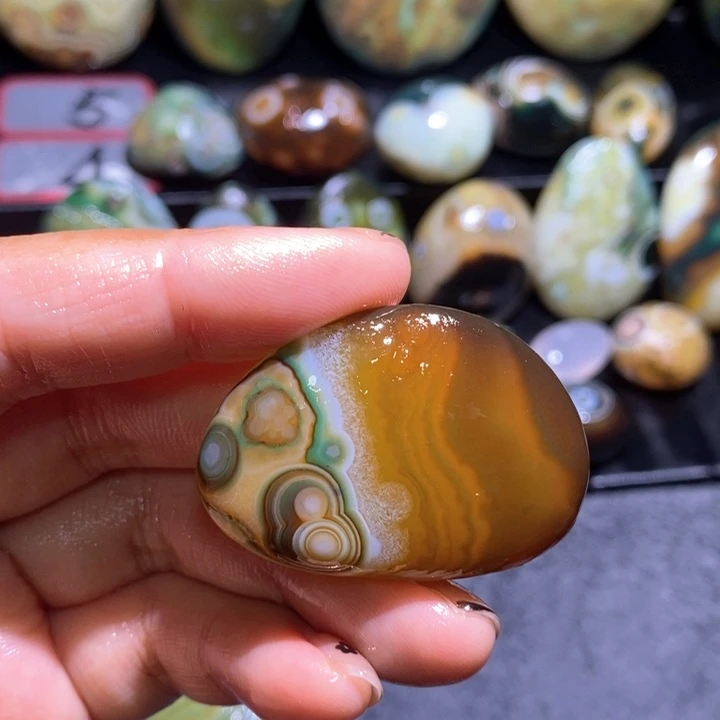 玛瑙/玉髓玛瑙吊坠未镶嵌