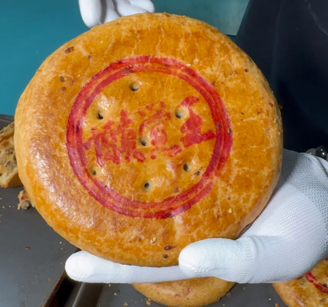 土标制作闽南风味特色肉月饼懒觉王特色月饼料多好吃送礼