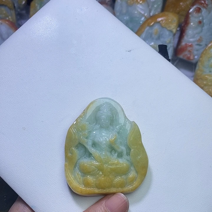翡翠挂件未镶嵌山水
