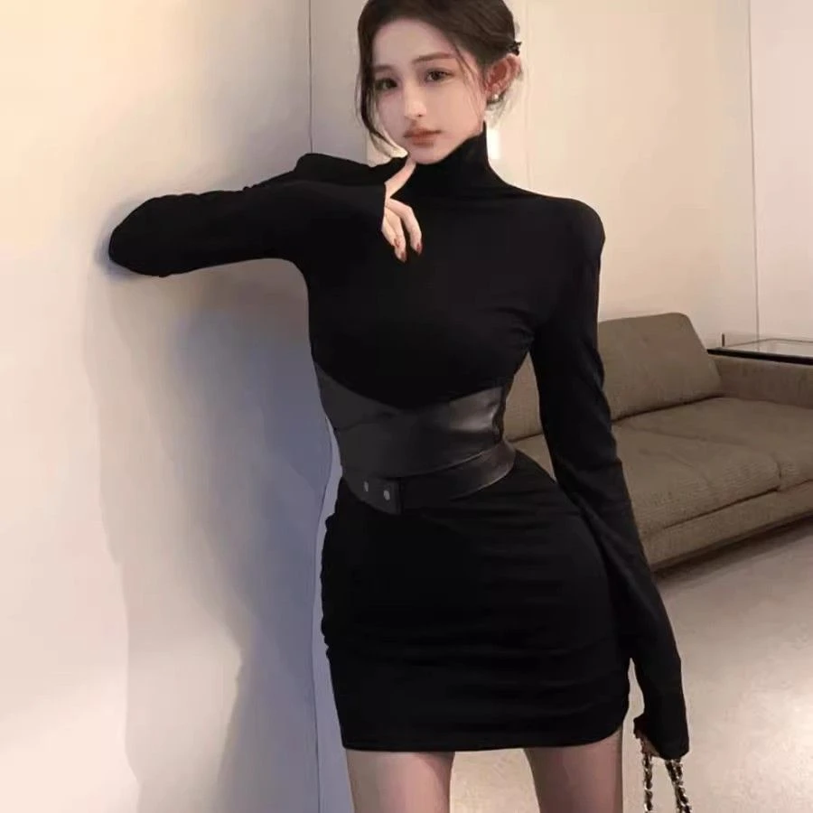 性感纯欲长袖连衣裙女秋冬新款高级感辣妹短款修身显瘦打底包臀裙