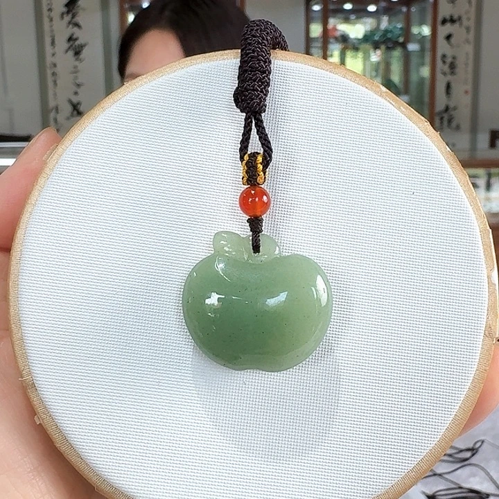 密玉（石英质玉）未镶嵌颈饰