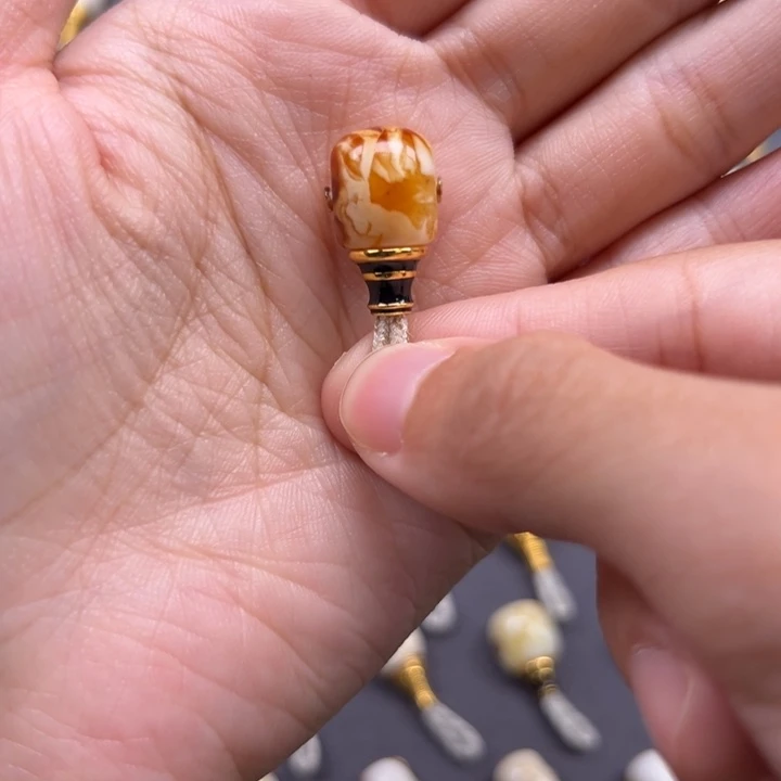 琥珀未镶嵌裸石10.3