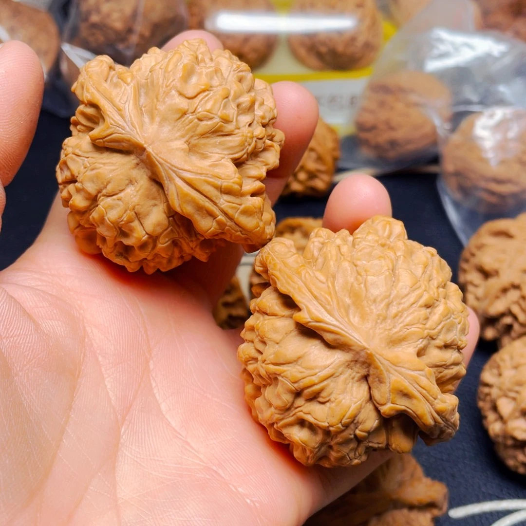 吊坠文玩核桃龙鼎一对