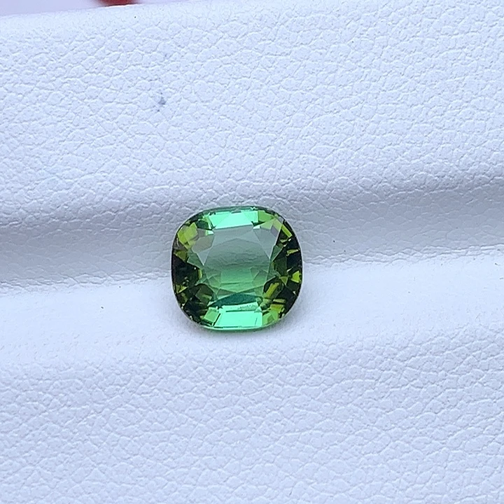 珠宝半成品碧玺未镶嵌1.71克拉