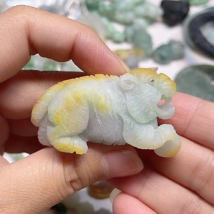 定制翡翠未镶嵌紫**烟翡翠