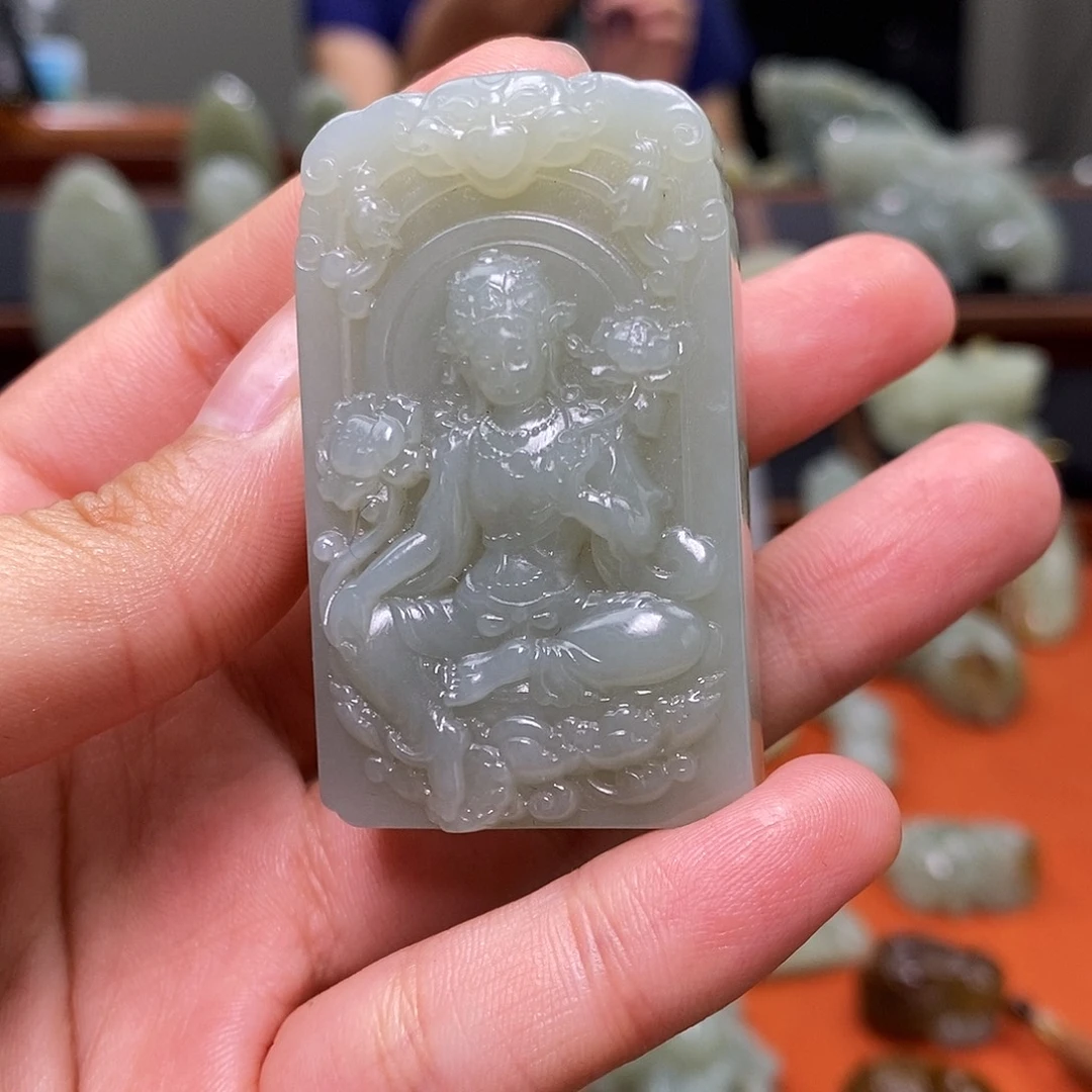 晶****颈饰未镶嵌和田玉