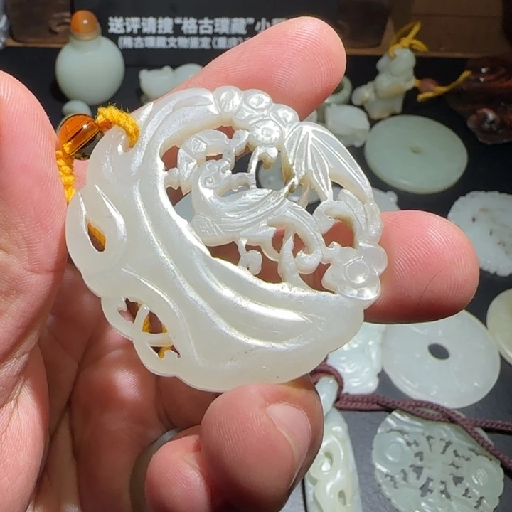 憐***)和田玉未镶嵌挂件