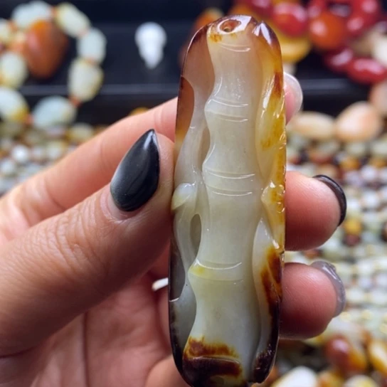 和田玉颈饰未镶嵌