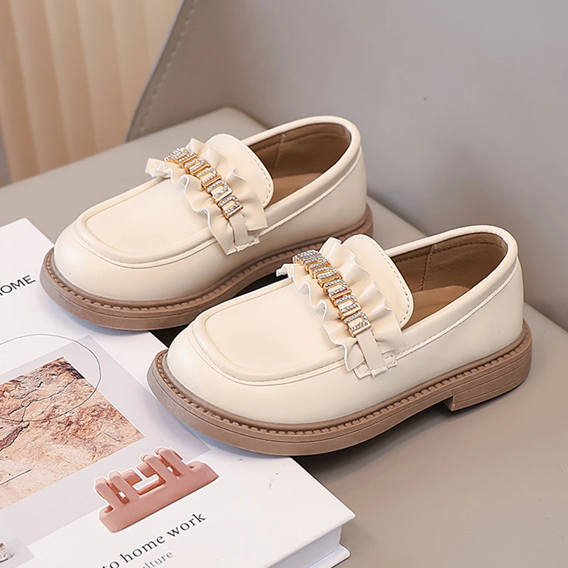 儿童皮鞋春秋新款女童金属软底公主鞋中童英伦风时尚百搭休闲鞋