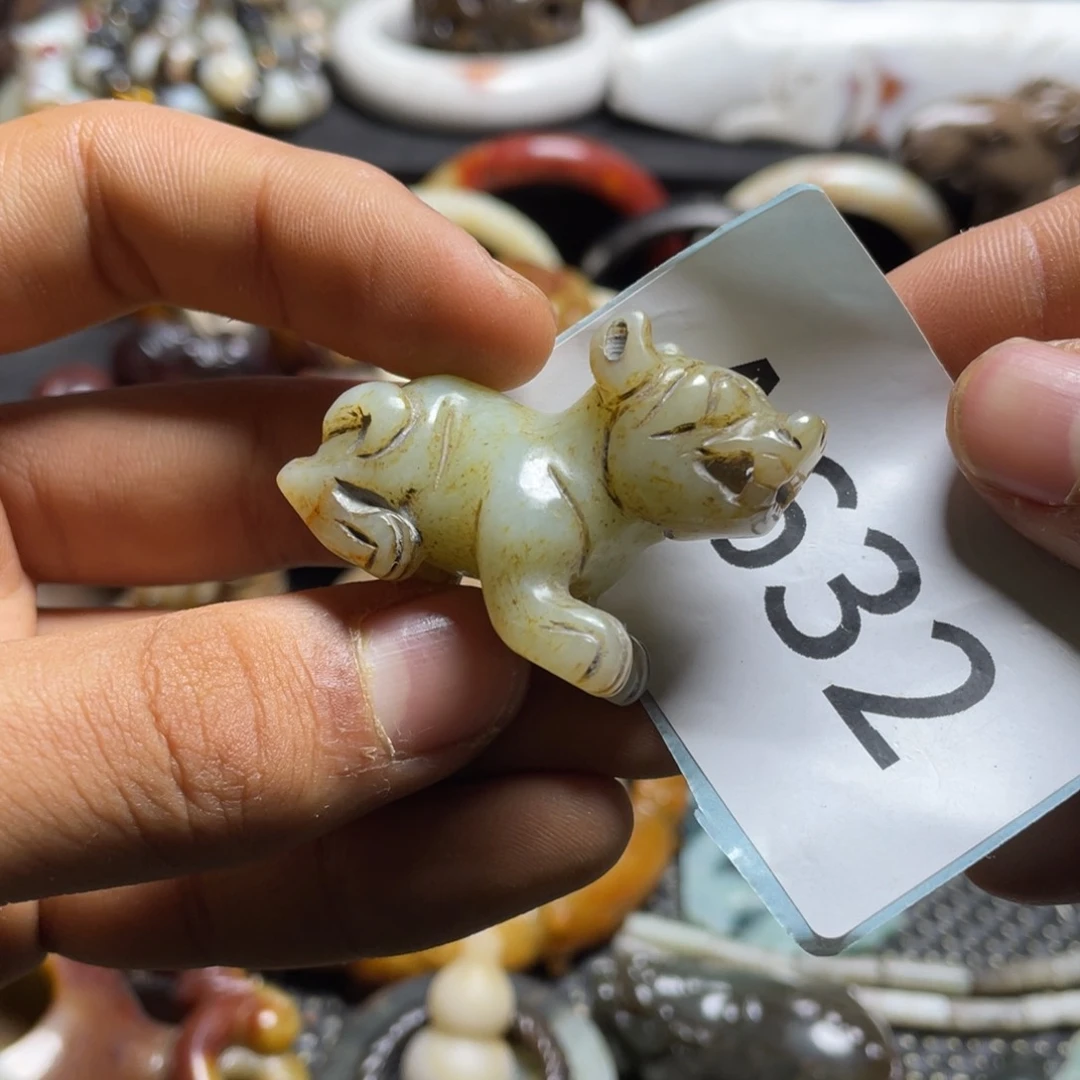 和田玉（糖玉）挂件未镶嵌