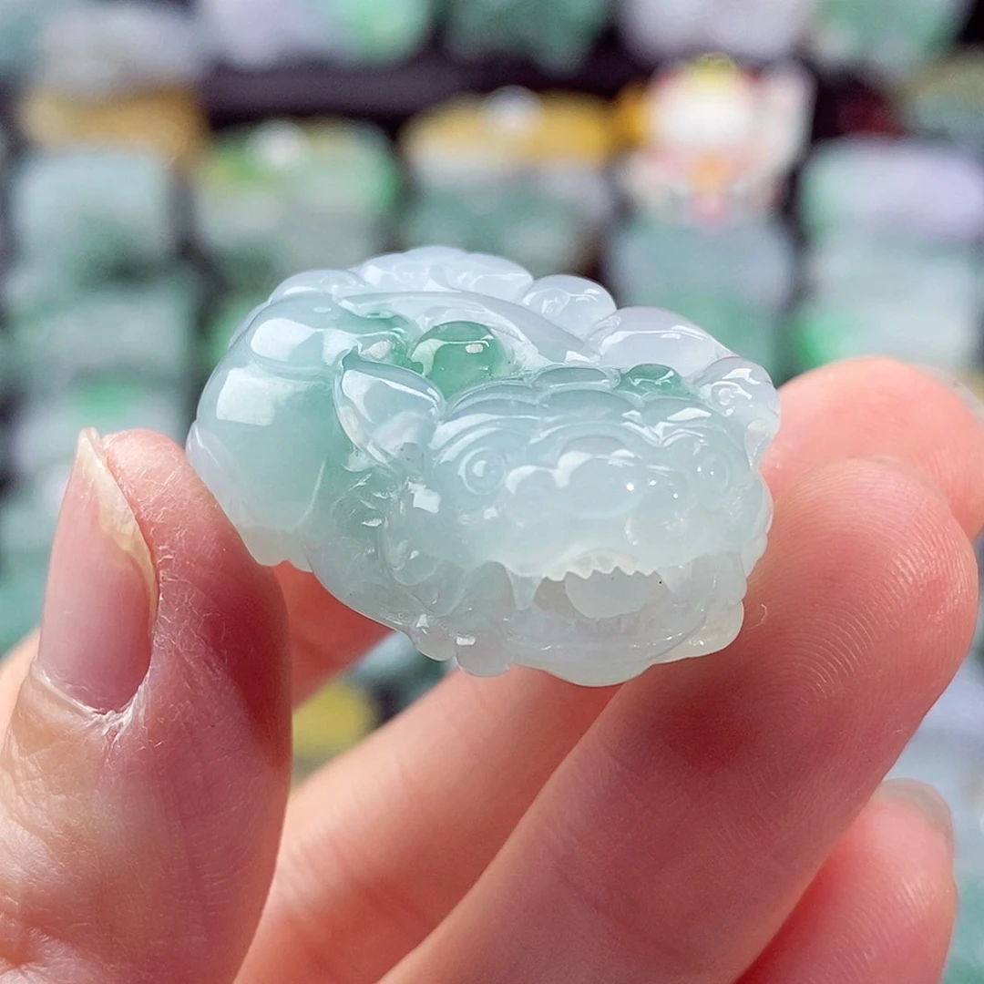 颈饰未镶嵌翡翠天然